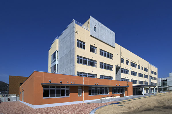 三原市立南小学校　校舎